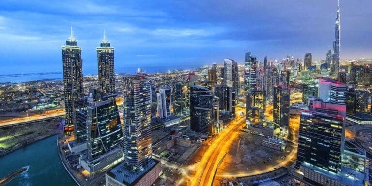 Dubai property seller reviewing market timing and pricing strategy for a 2026 home sale